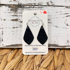 CLEARANCE: SMALL ELEGANT TEARDROP