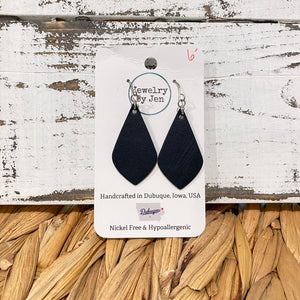 CLEARANCE: SMALL ELEGANT TEARDROP