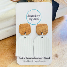 Load image into Gallery viewer, Wood Stud &amp; Embossed Arch Earrings: White